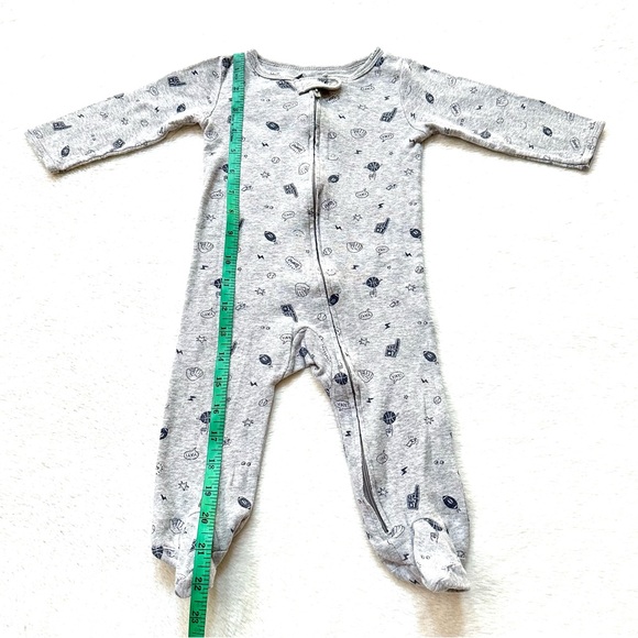 🌼 5 for $25 Carter’s Grey Long Sleeve Cotton Footie Bodysuit Size 9 Months - Picture 4 of 6